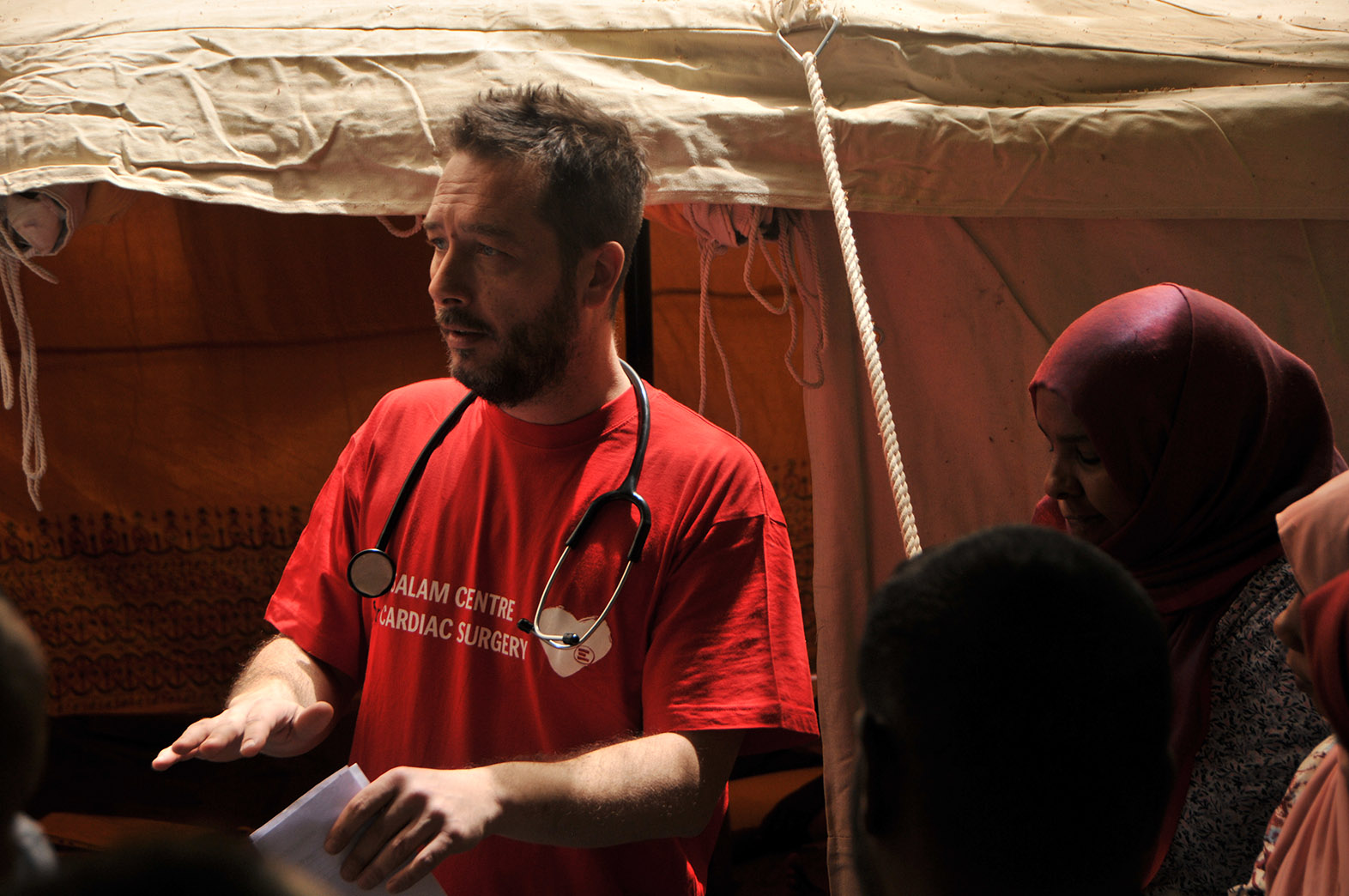 Staff di EMERGENCY durante la formazione sulle mass casualty per i medici e infermieri sudanesi