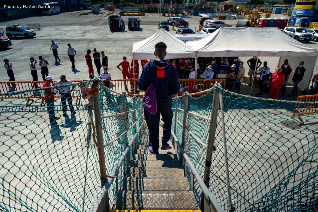 Life Support | 28 Rescued People Disembark in Ortona, Abruzzo